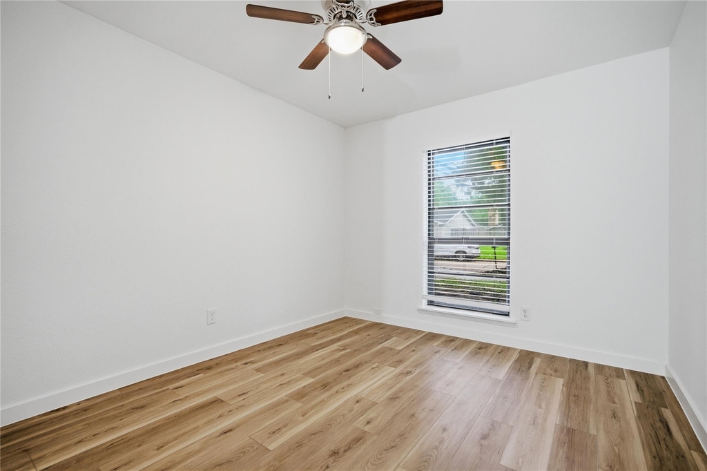2126 Quail Valley East Drive - Photo 8
