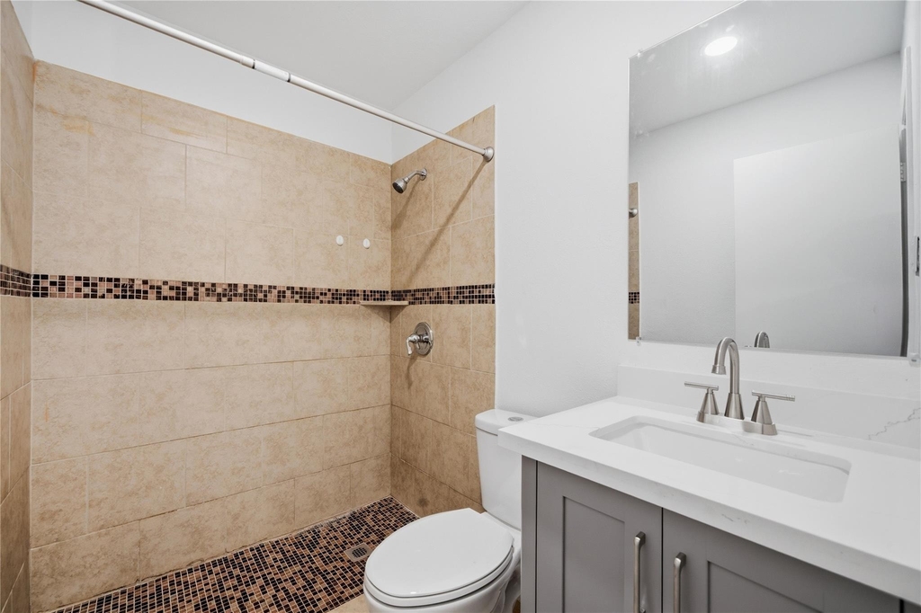 2126 Quail Valley East Drive - Photo 4