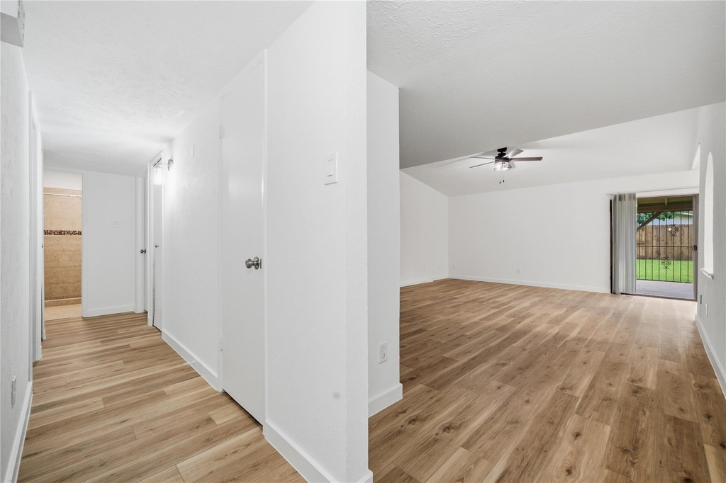 2126 Quail Valley East Drive - Photo 3