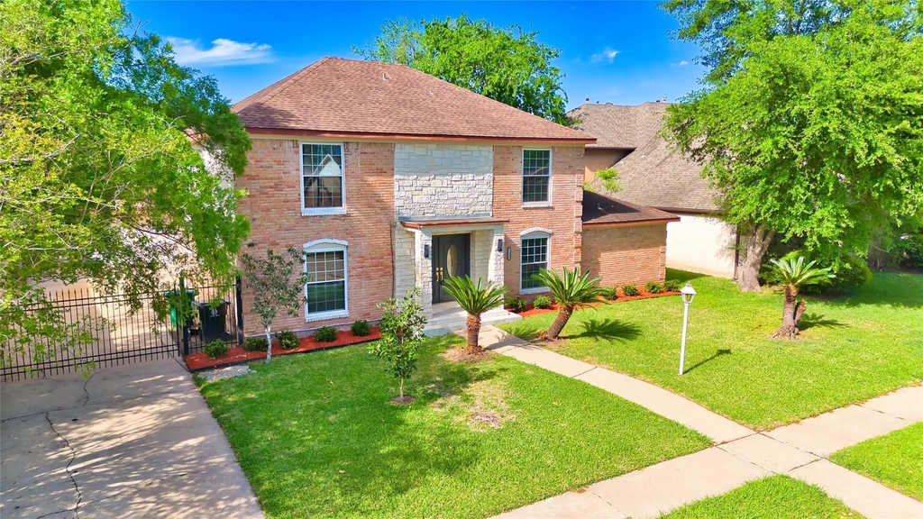 7914 Oakington Drive - Photo 3