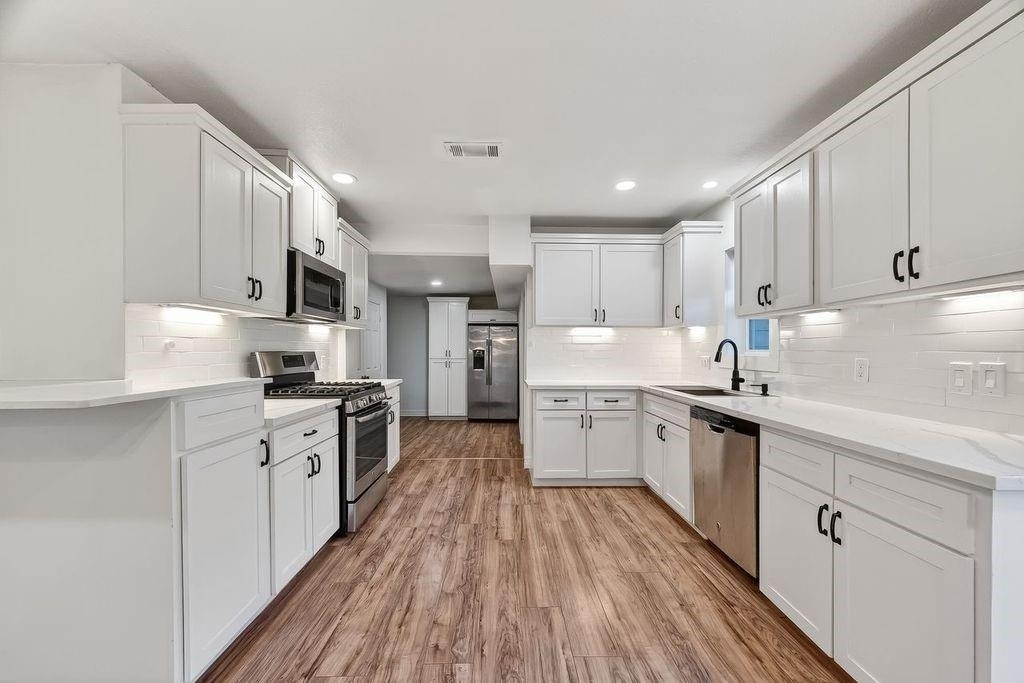 4520 Sharon Street - Photo 2