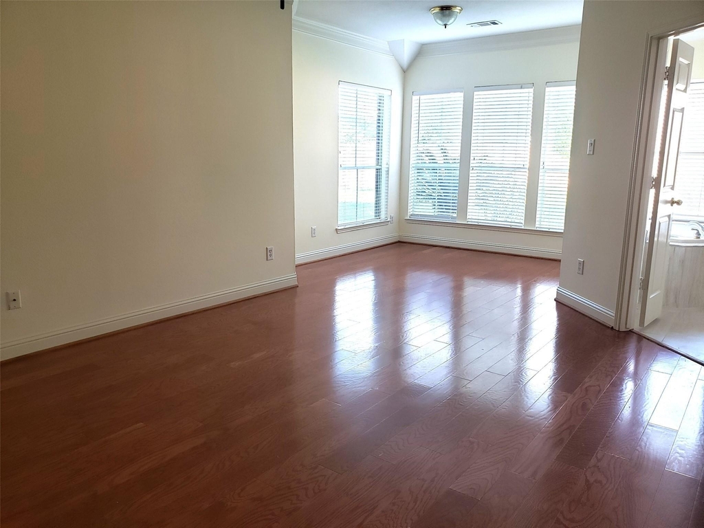 5319 Ashley Way Ct Court - Photo 17
