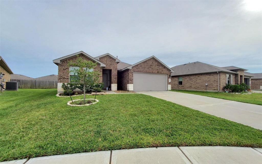 22607 Castello Lakes Drive - Photo 2