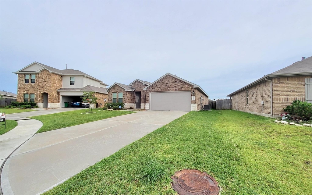22607 Castello Lakes Drive - Photo 4