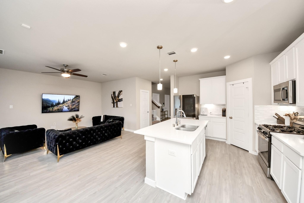 21034 Sunny Ravine Drive - Photo 10