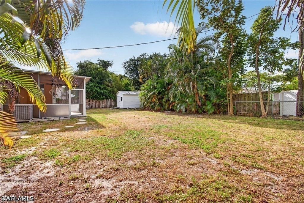 1420 Maravilla Avenue - Photo 43