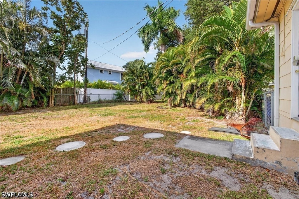 1420 Maravilla Avenue - Photo 46