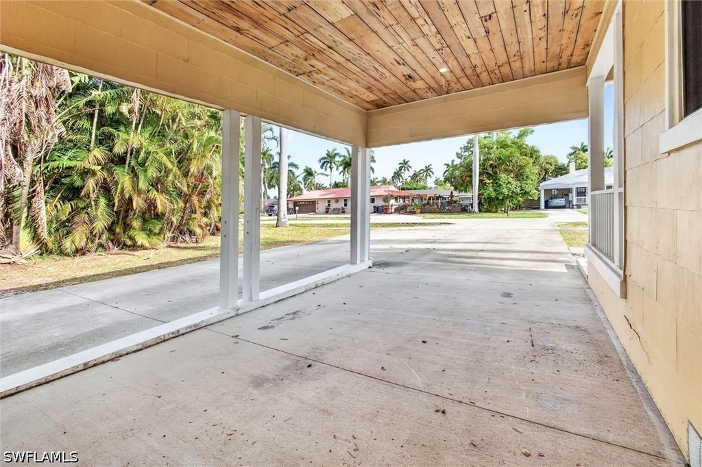 1420 Maravilla Avenue - Photo 44