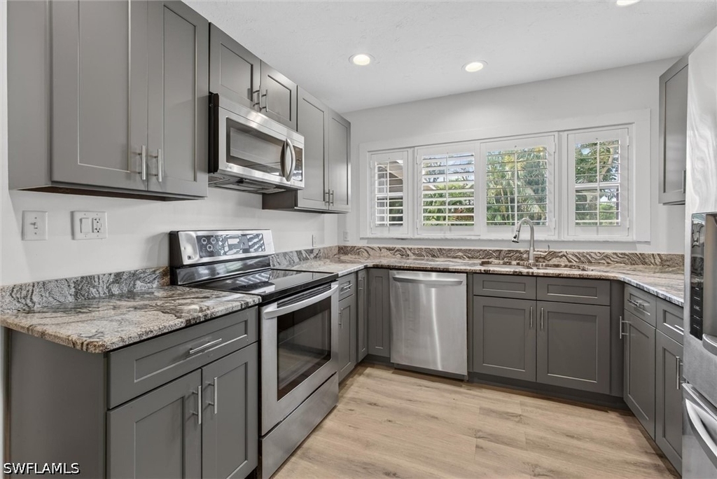 1420 Maravilla Avenue - Photo 18