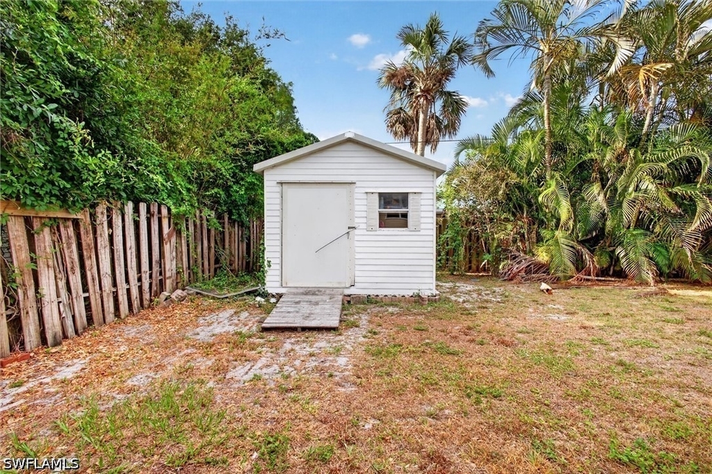 1420 Maravilla Avenue - Photo 48