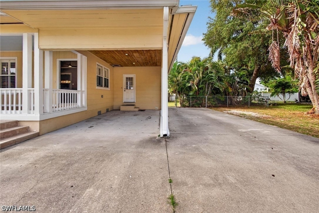 1420 Maravilla Avenue - Photo 5