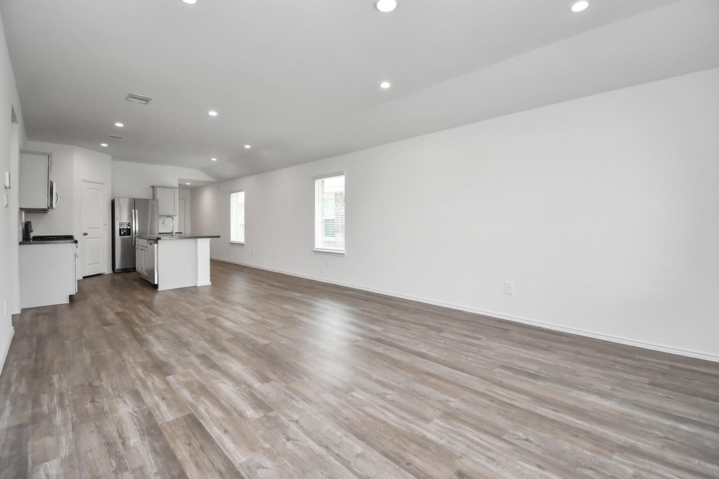 24430 Elmwood Falls Drive - Photo 14