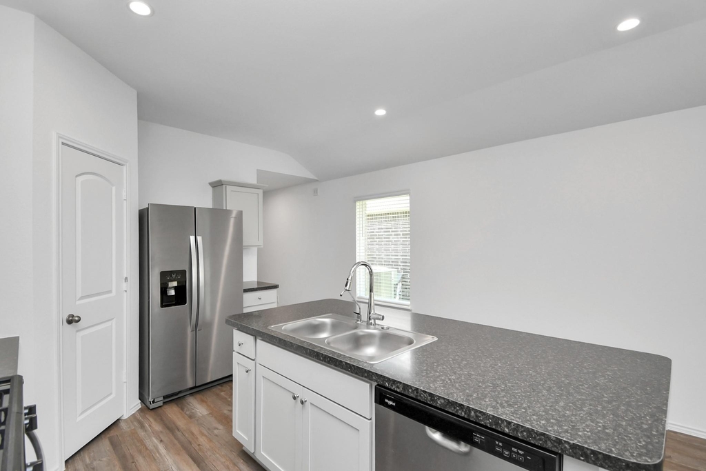 24430 Elmwood Falls Drive - Photo 8