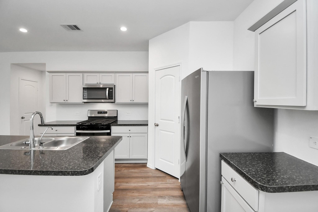 24430 Elmwood Falls Drive - Photo 11