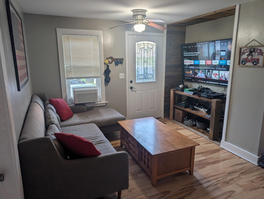 381 1st Nh - Photo 2