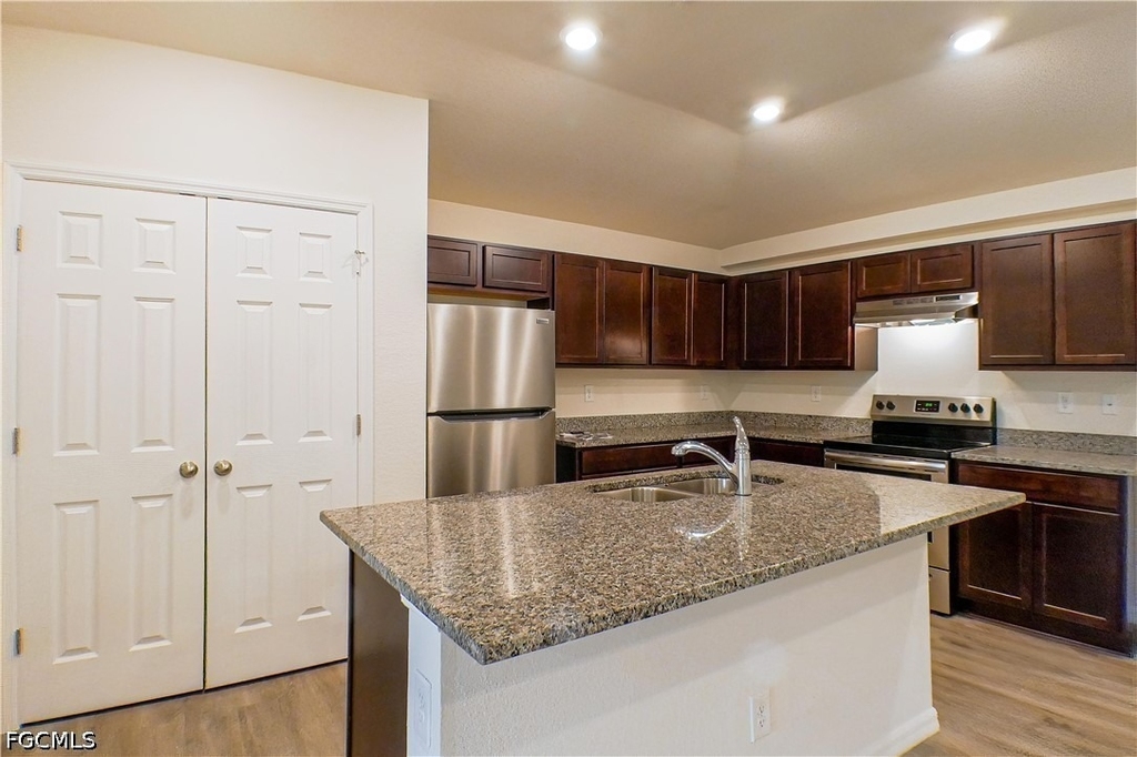 227 Rogers Street - Photo 4