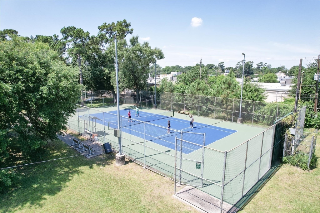 219 W 30th Street - Photo 36