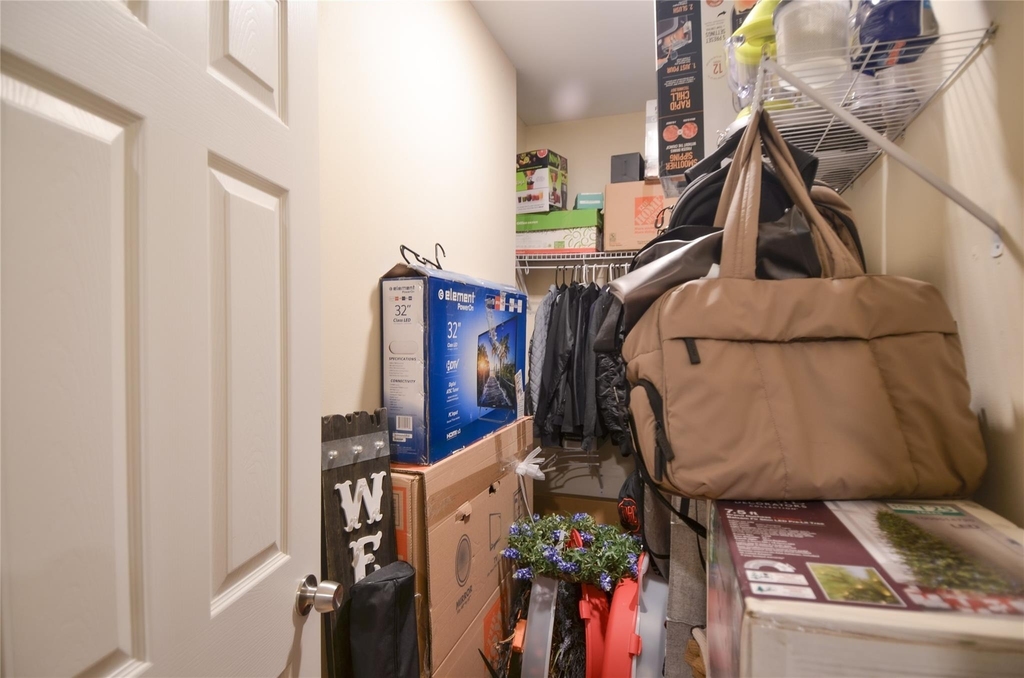 219 W 30th Street - Photo 22