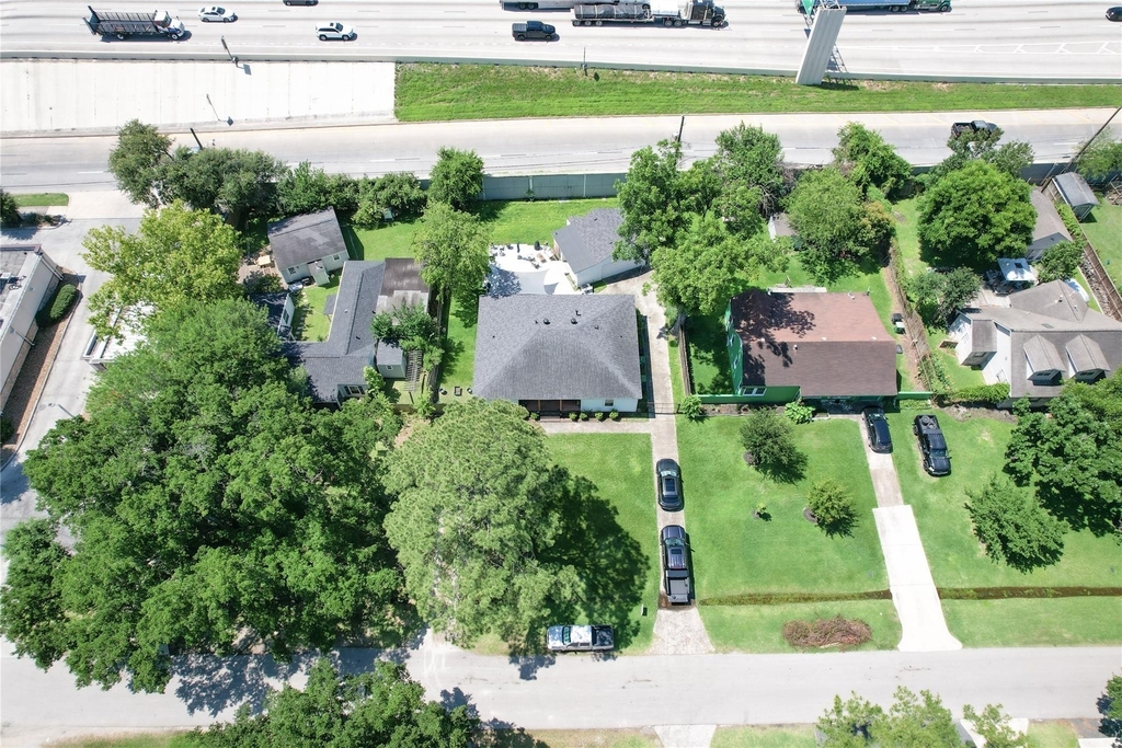 219 W 30th Street - Photo 34