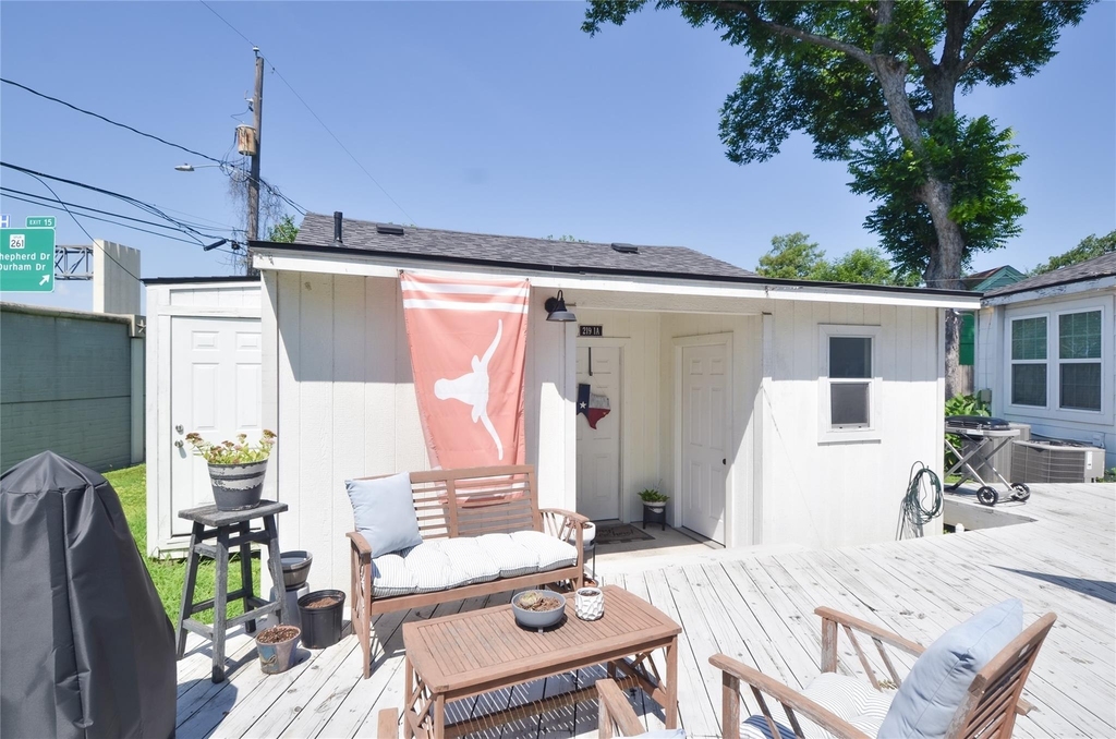 219 W 30th Street - Photo 15