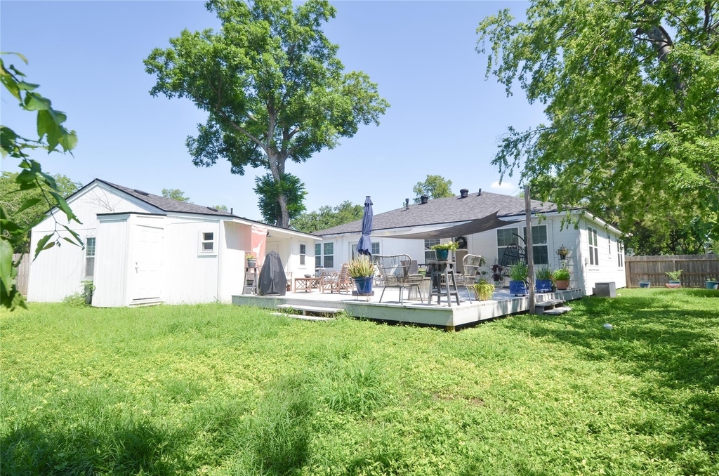 219 W 30th Street - Photo 25