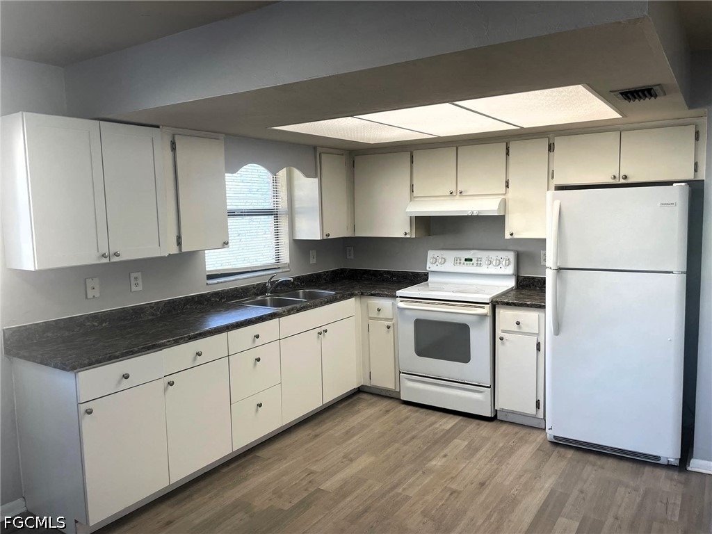 610 Se 10th Street - Photo 1