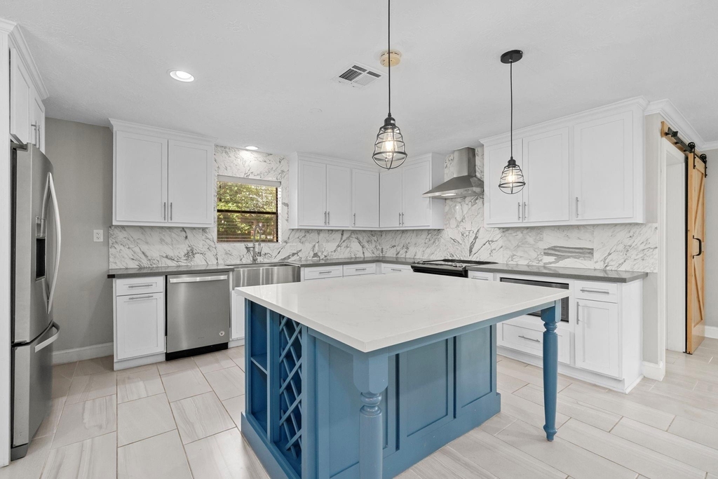 10139 Knoboak Drive - Photo 2