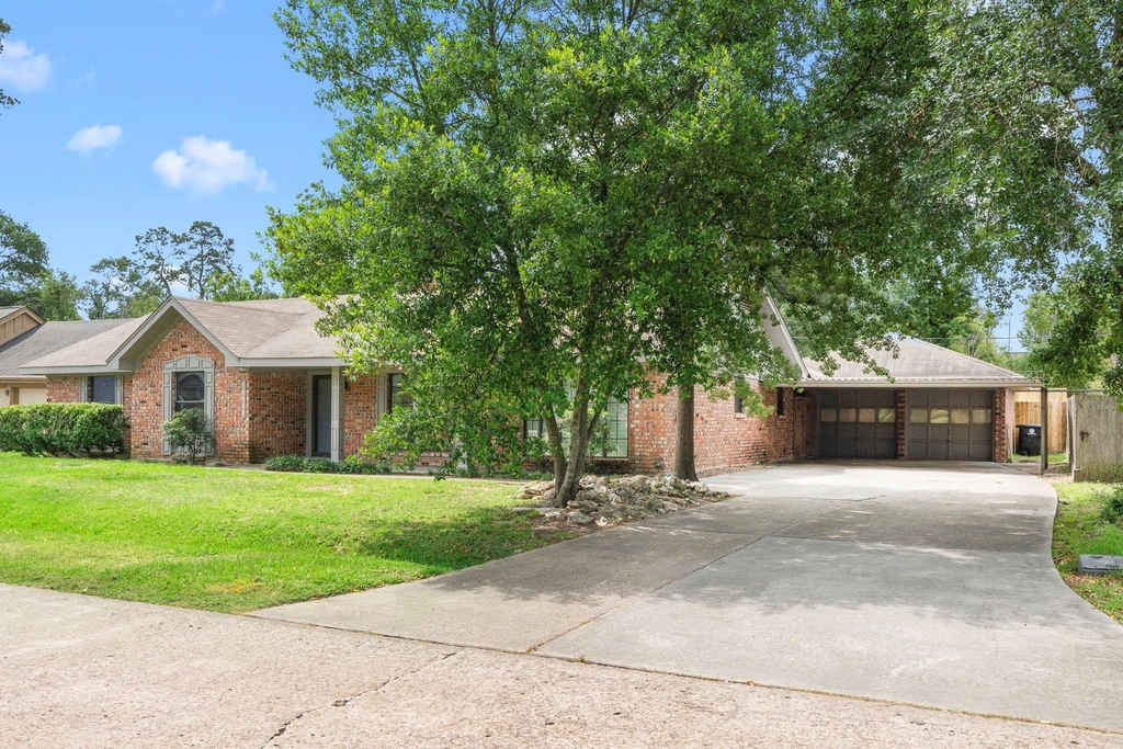 10139 Knoboak Drive - Photo 0