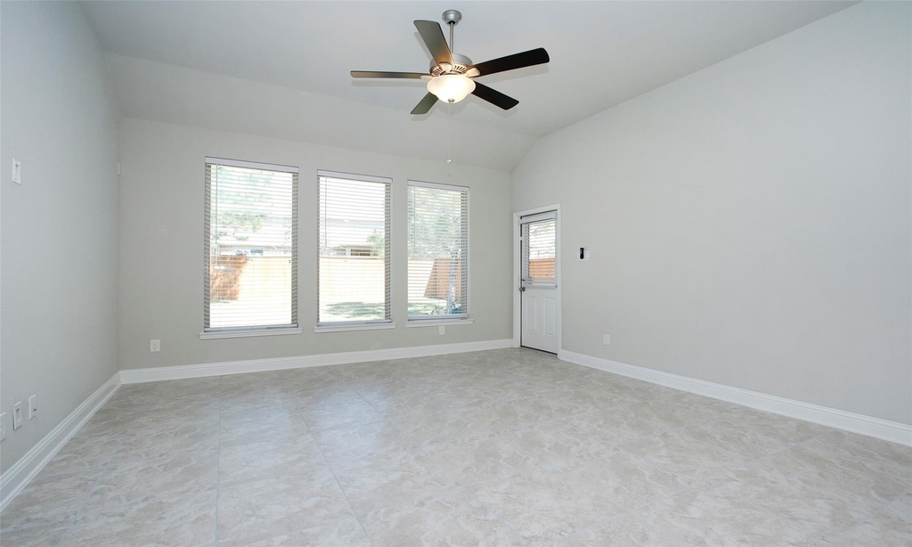 7 Heirloom Garden Place - Photo 15