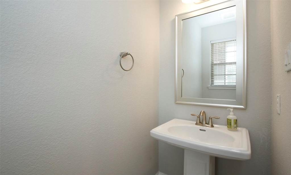 7 Heirloom Garden Place - Photo 32
