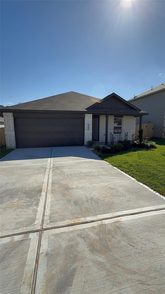 327 Parkin Court - Photo 0