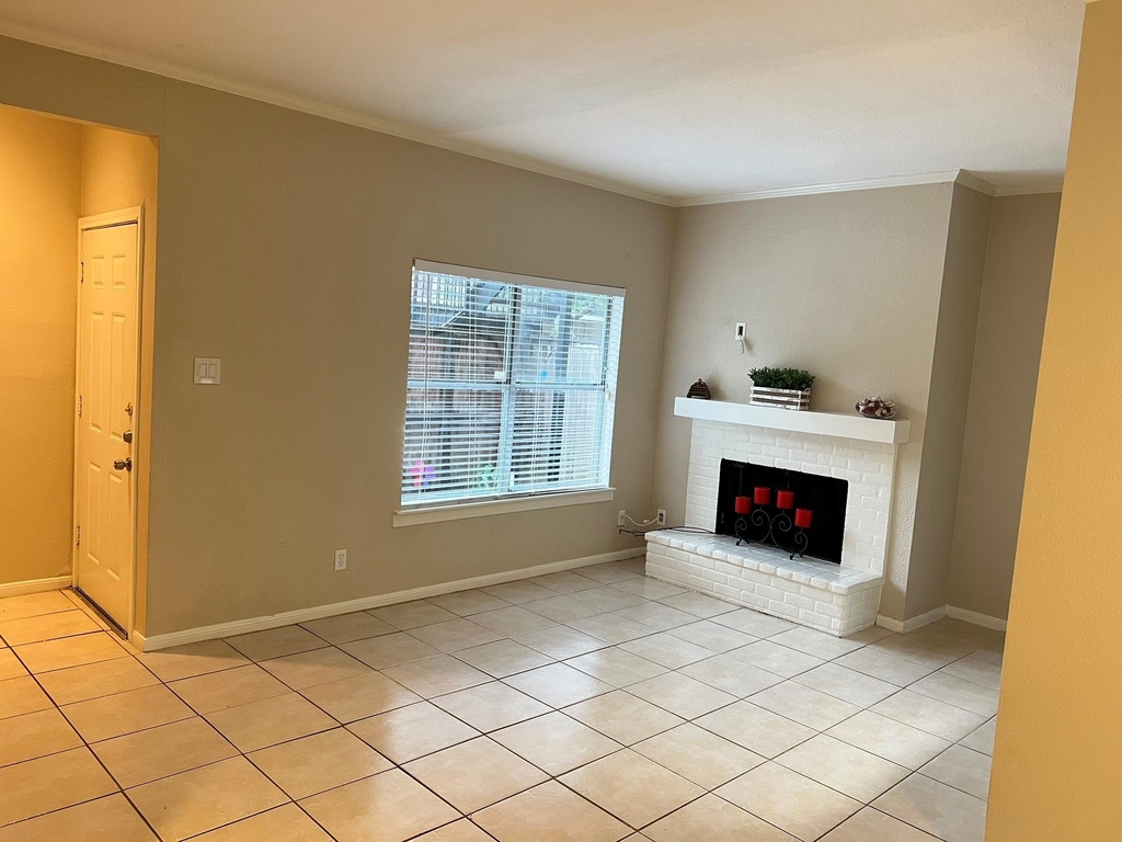 728 Bering Drive - Photo 3