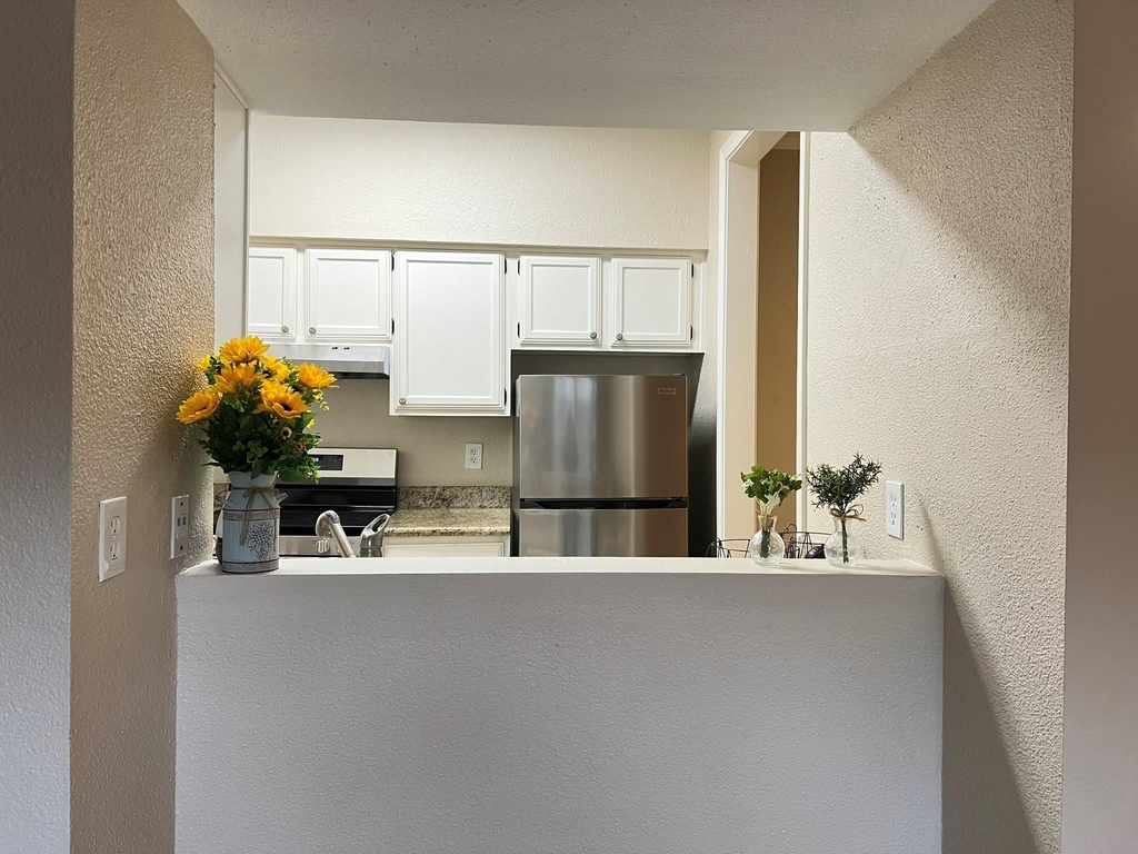 728 Bering Drive - Photo 5
