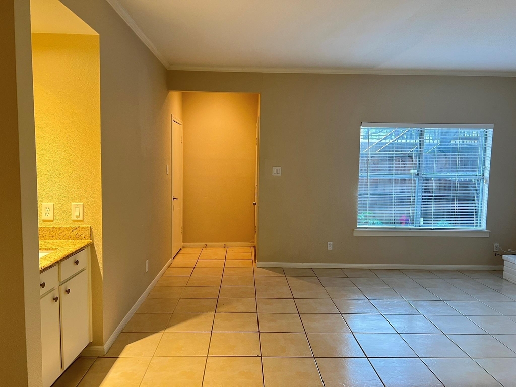 728 Bering Drive - Photo 4