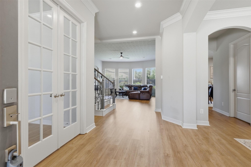 18800 N Bee Cave Springs Circle - Photo 2