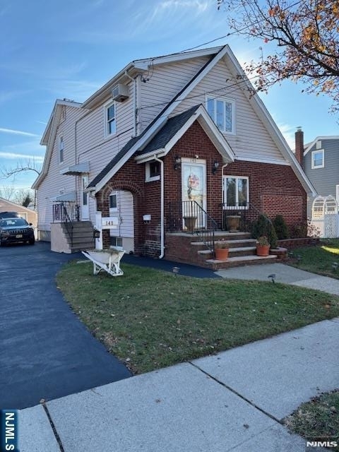 148 Hamilton - Photo 0