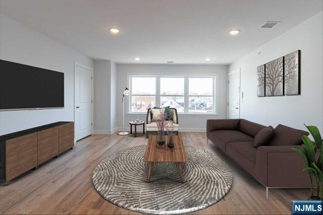 111 Monroe - Photo 1
