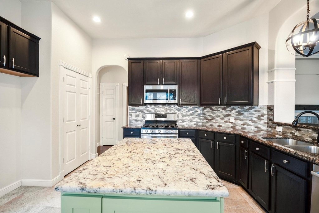 5802 Sawyer Bend Lane - Photo 10