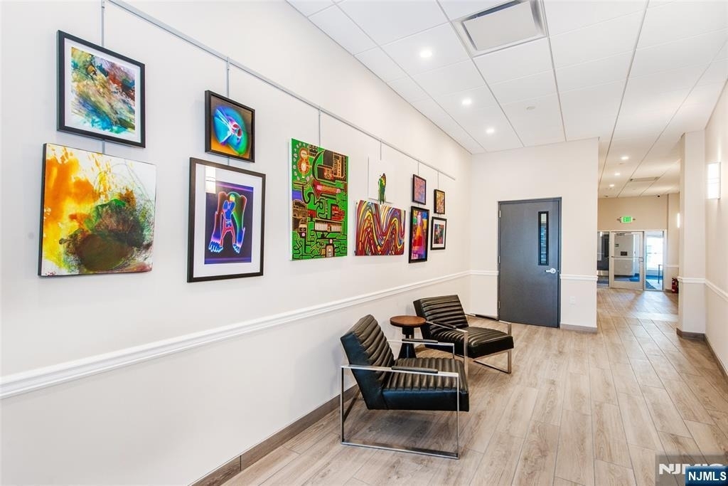 246 Main - Photo 2