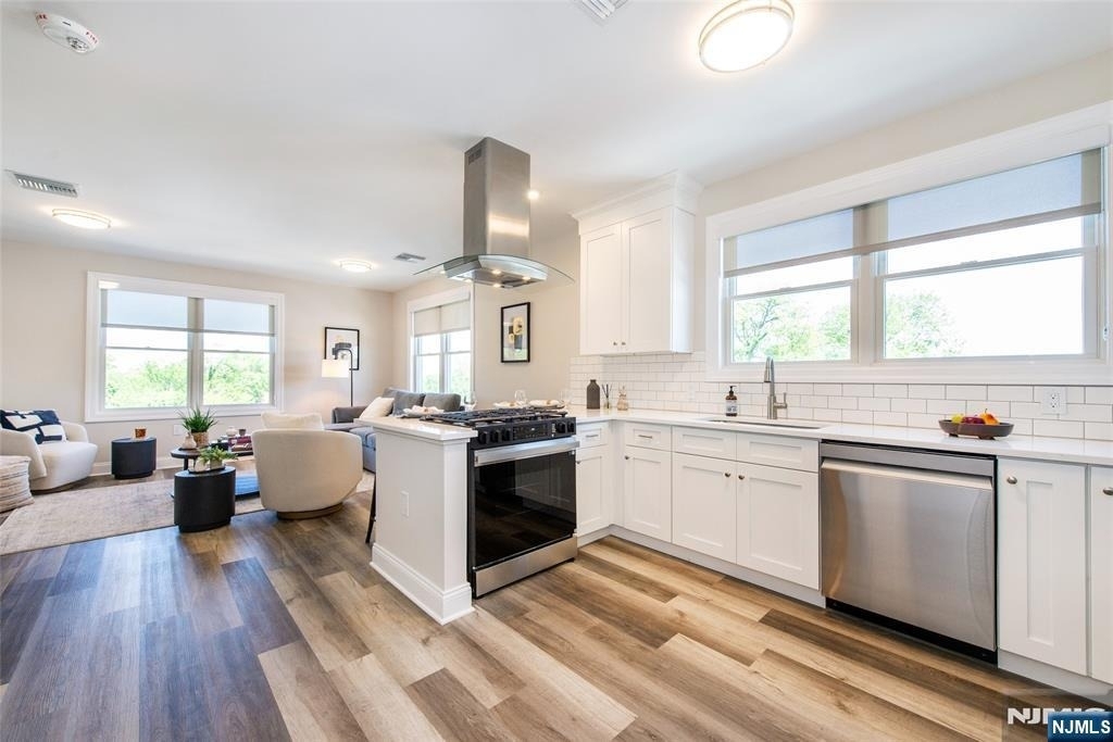 246 Main - Photo 9