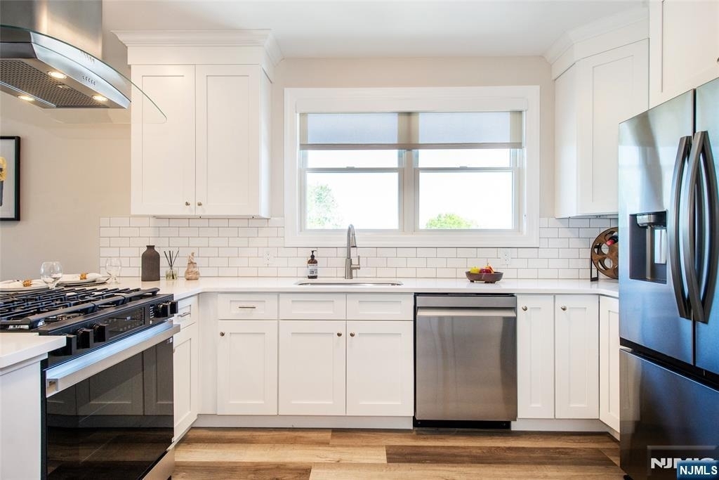 246 Main - Photo 7