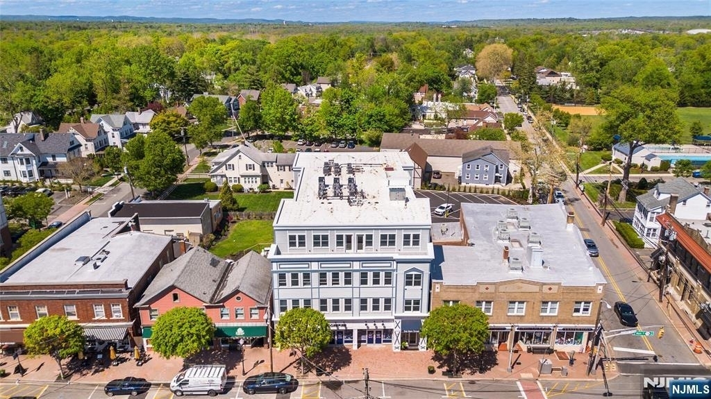 246 Main - Photo 38