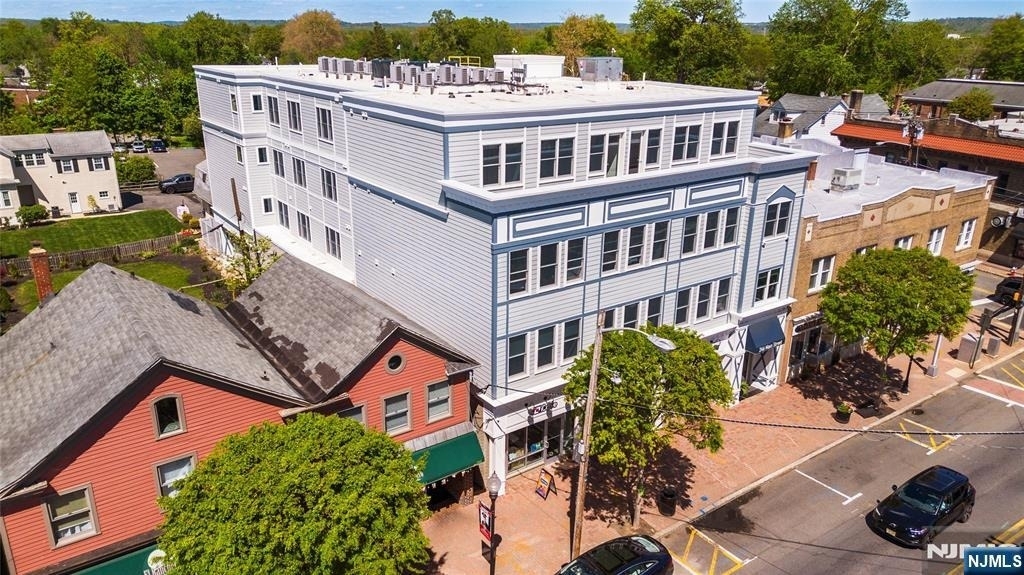 246 Main - Photo 37