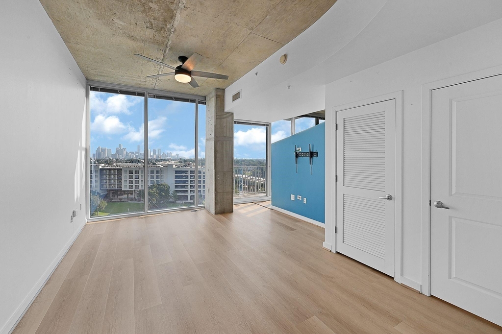 5925 Almeda Road - Photo 0