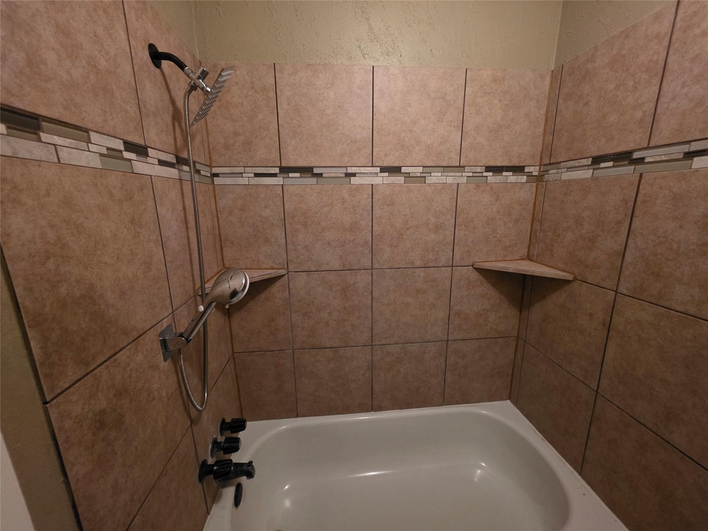 8607 Knoll Forest Drive - Photo 15