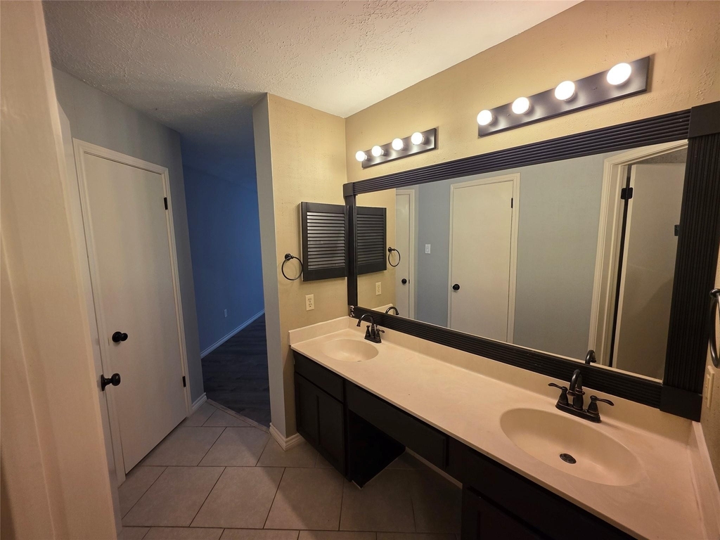 8607 Knoll Forest Drive - Photo 8