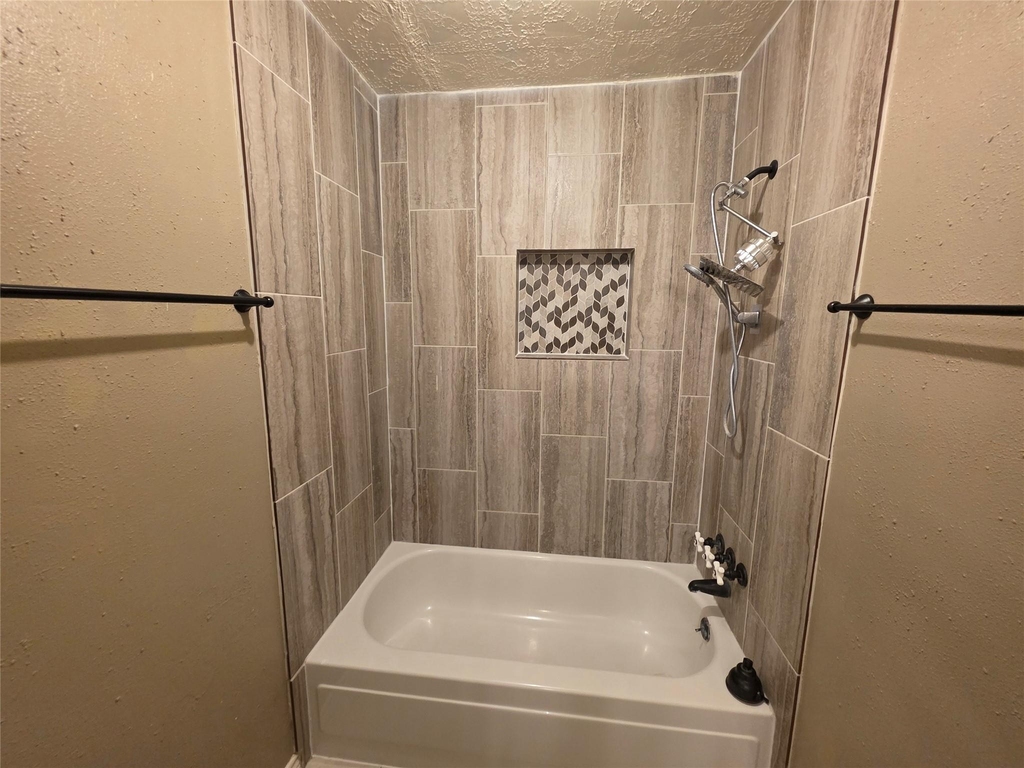8607 Knoll Forest Drive - Photo 9