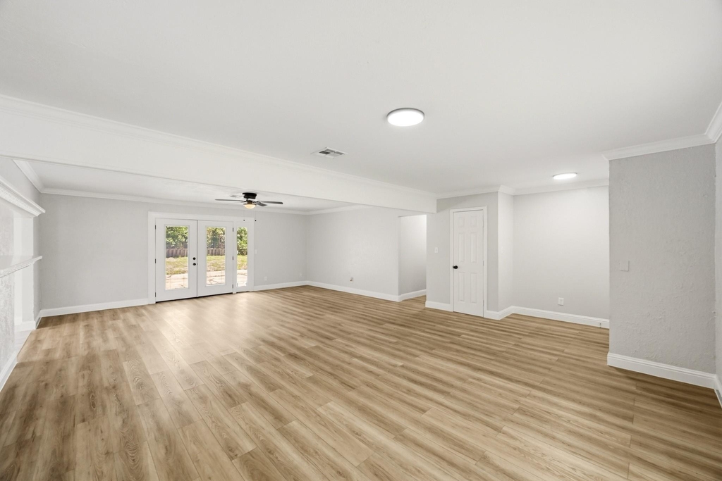 1310 Burning Tree Road - Photo 3