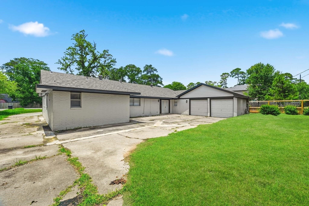 1310 Burning Tree Road - Photo 31
