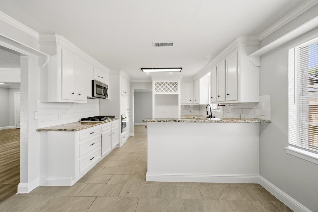 1310 Burning Tree Road - Photo 8